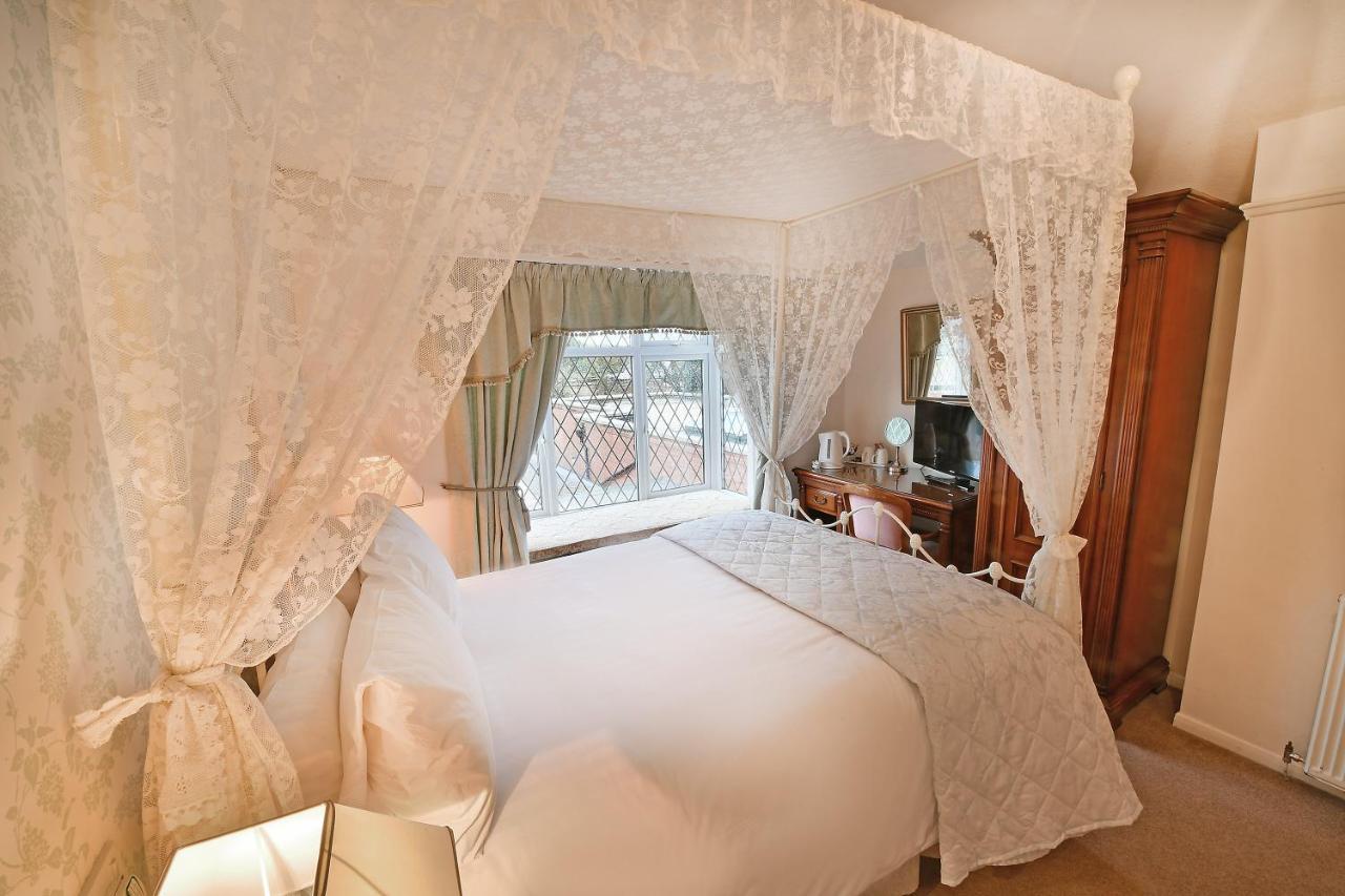 Virginia Lodge สแตรทฟอร์ด อะพอน เอวอน ภายนอก รูปภาพ